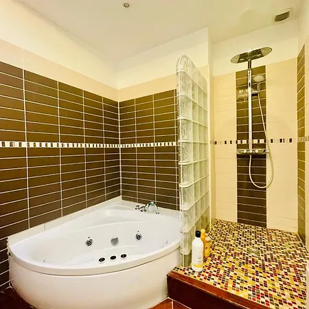 Appartement Cathedrale Jacuzzi Luxurious