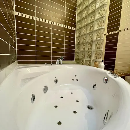 Appartement Cathedrale Jacuzzi Luxurious